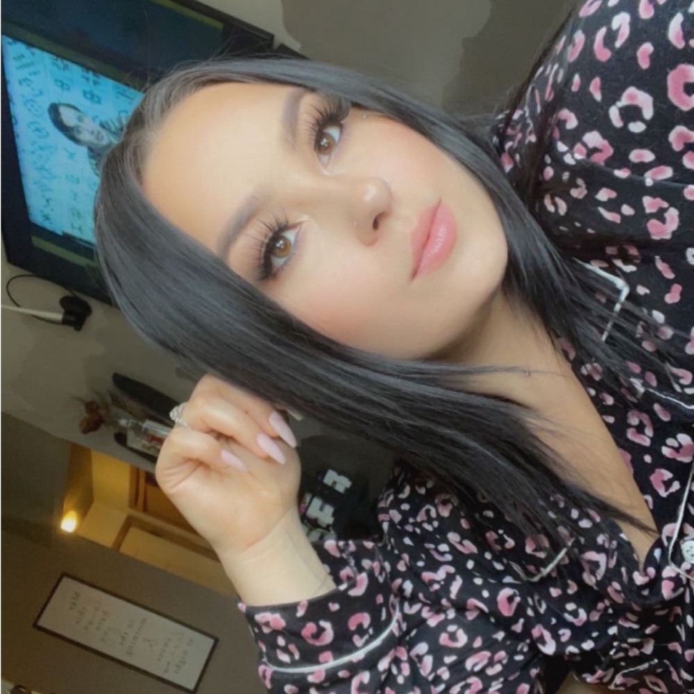 Meet your Posher, Alayna